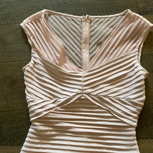 Calvin Klein blush body con dress - Picture 8 of 12